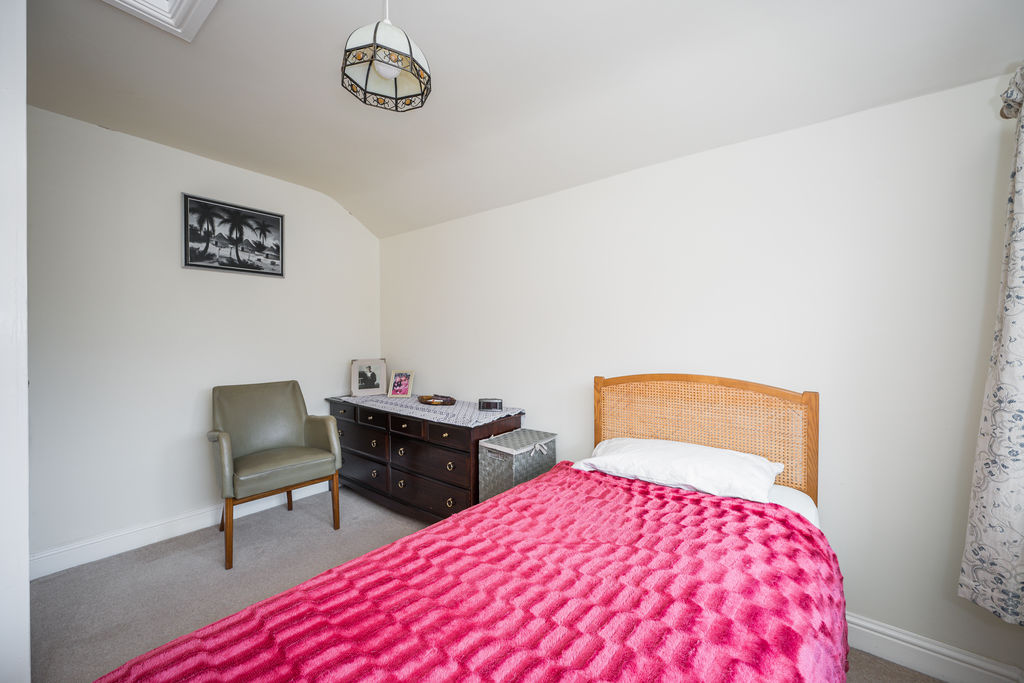 Bedroom- click for photo gallery